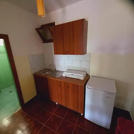 Dhoma Plazhi Natyra بيت للعطل *