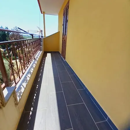 Dhoma Plazhi Natyra Holiday home *